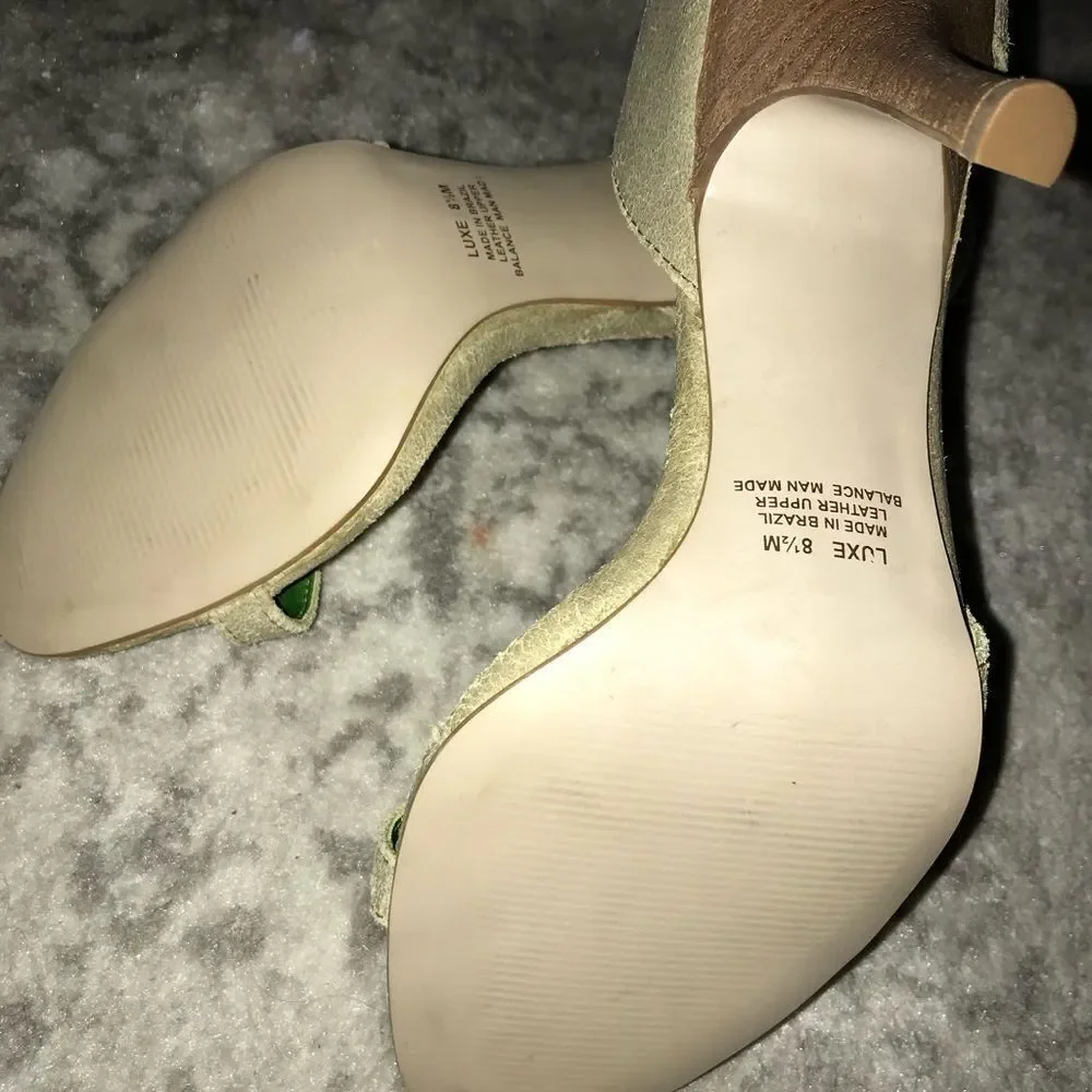 Never Worn Carlos Santana Green Suede Heels
